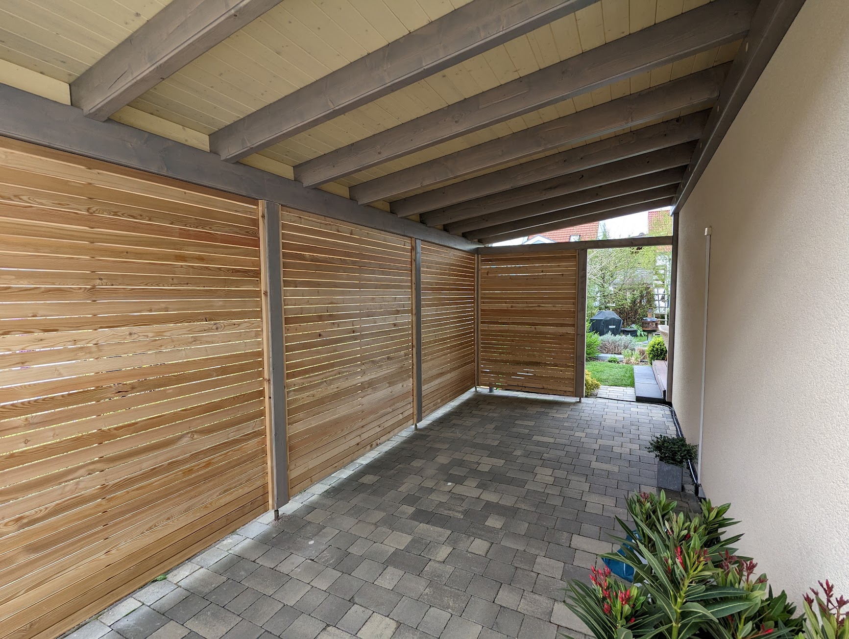 Carport mit Sichtschutz